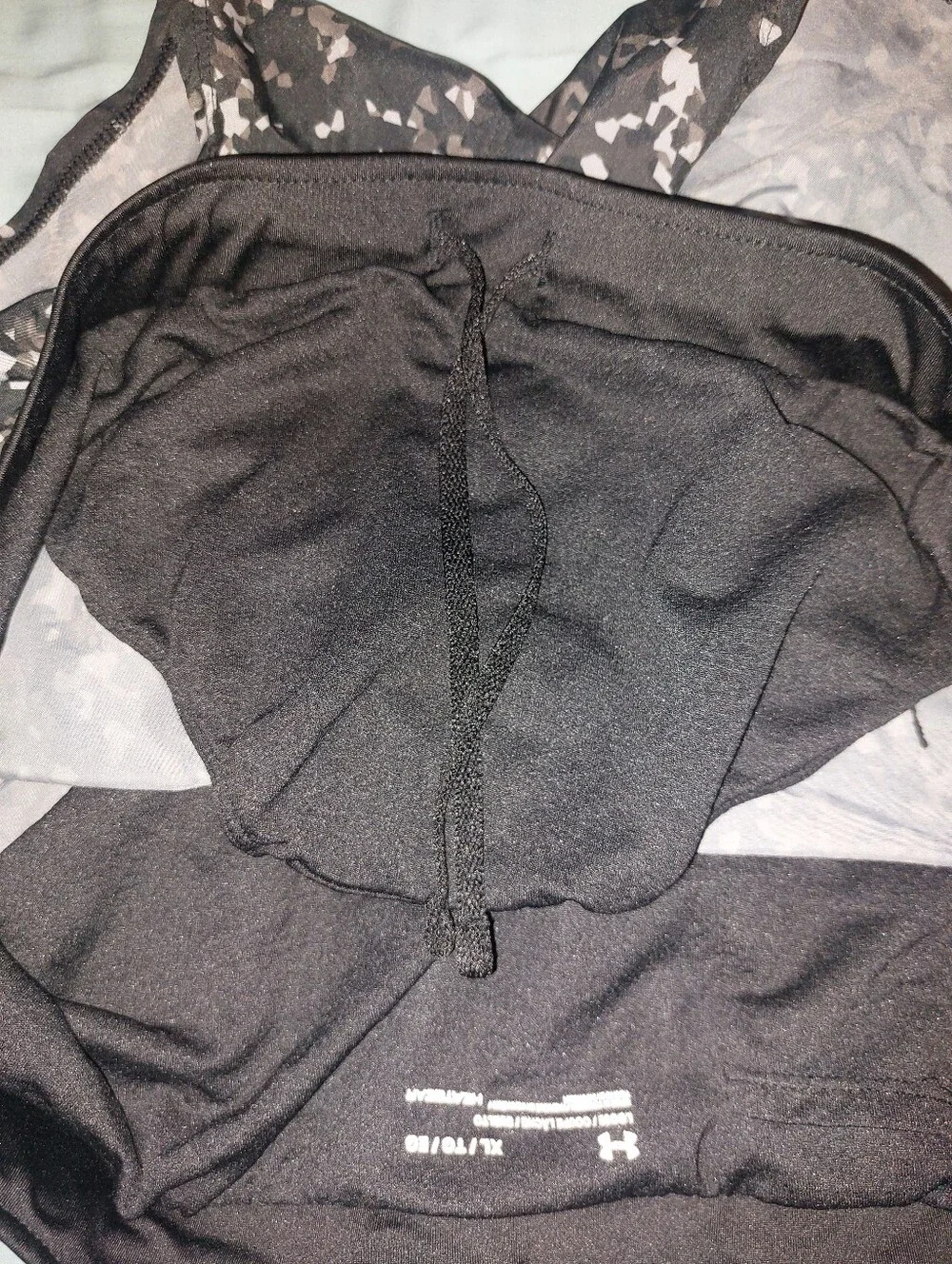 Under Armour XL Black & White Printed Women's Athletic Shorts